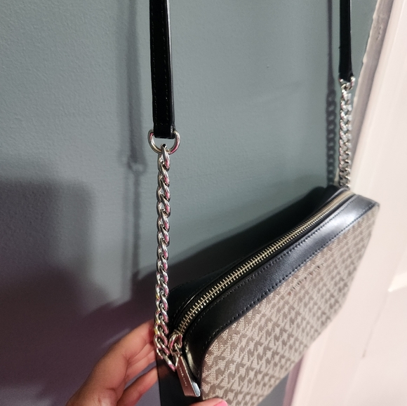 Michael Kors, crossbody. - Picture 6 of 6